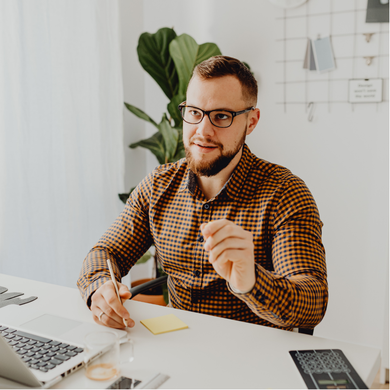 What is a Cash Flow Forecast: Free Template & Guide